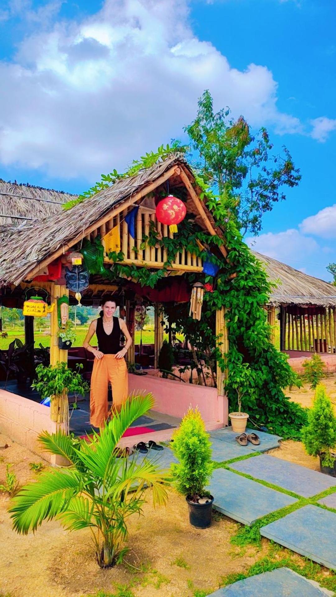 Om Shanti Om Home Stay & Cafe هامبي المظهر الخارجي الصورة