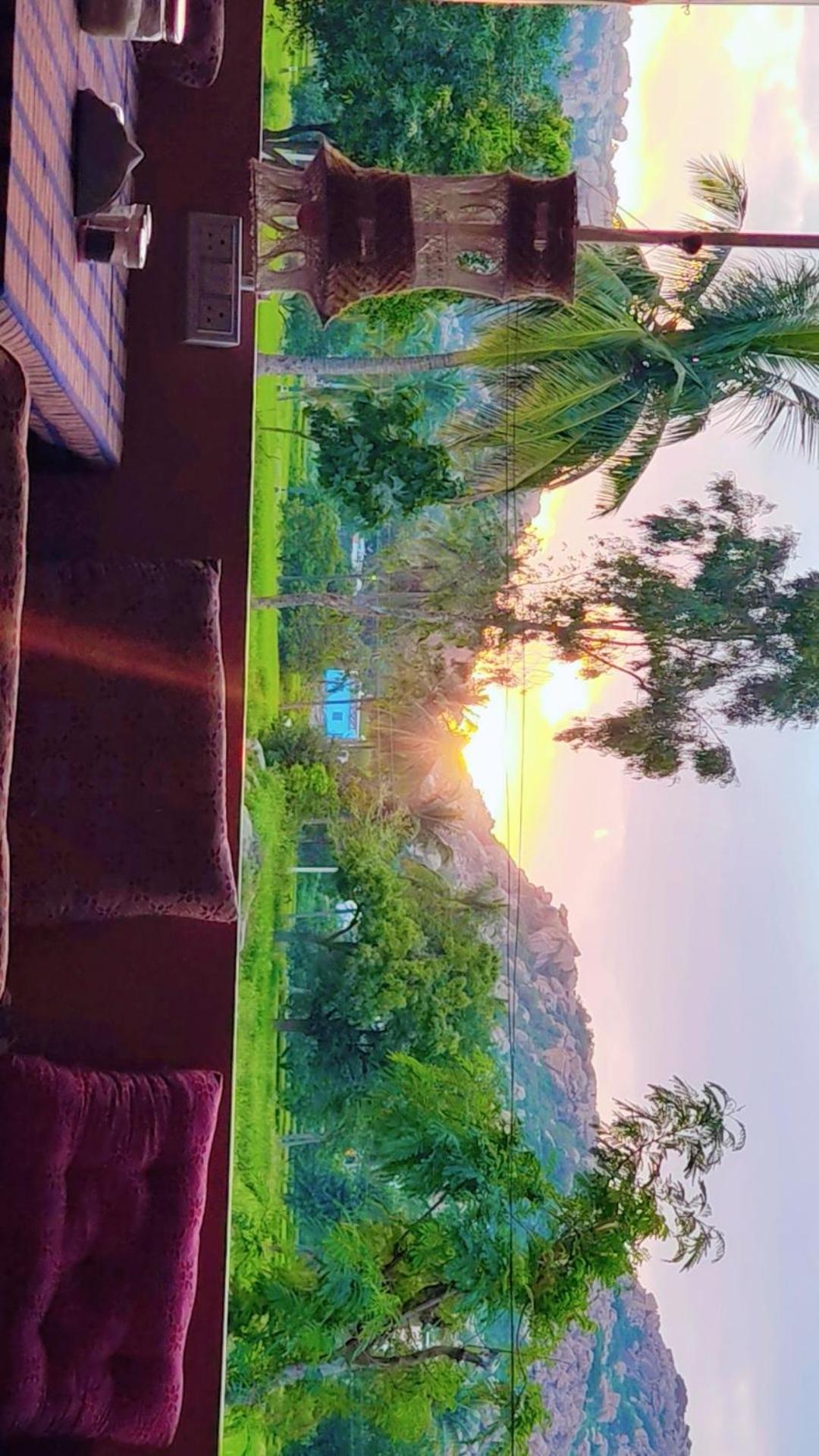 Om Shanti Om Home Stay & Cafe هامبي المظهر الخارجي الصورة