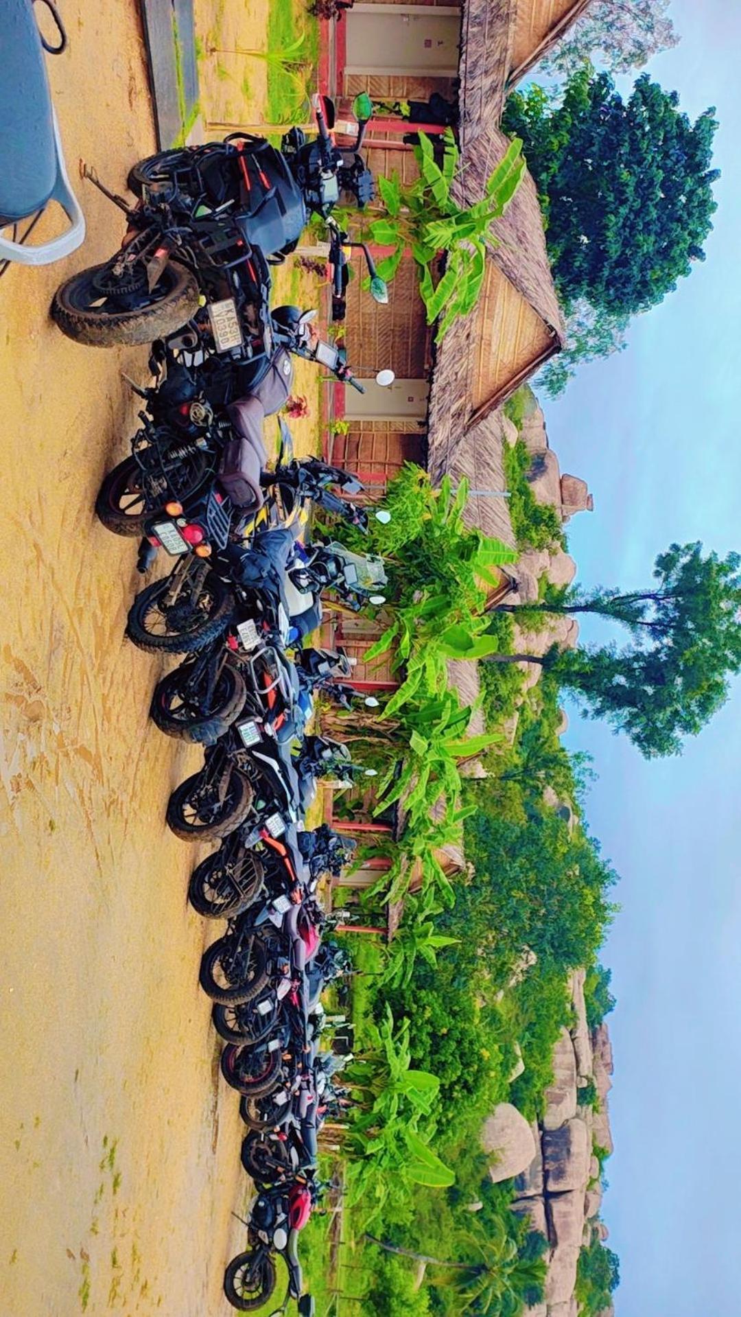 Om Shanti Om Home Stay & Cafe هامبي المظهر الخارجي الصورة