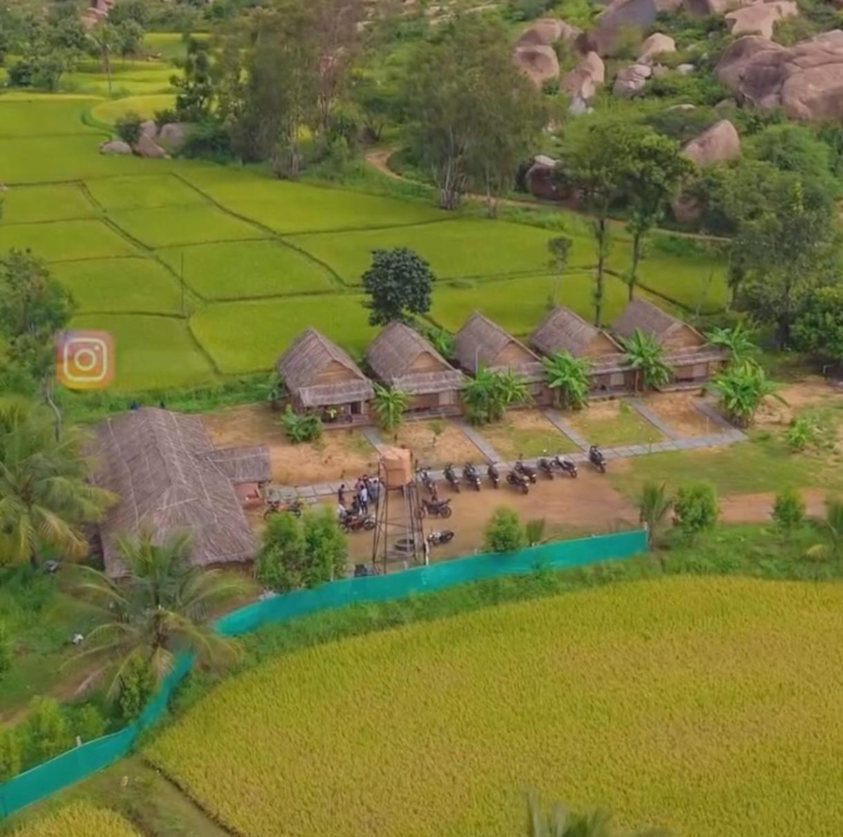 Om Shanti Om Home Stay & Cafe هامبي المظهر الخارجي الصورة